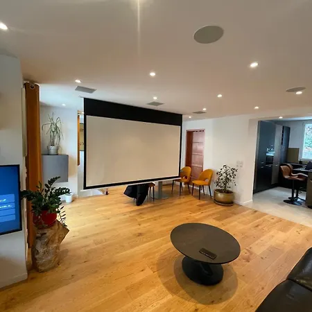 아파트 Beautiful Luxurious House With Cinema Ideal For Groups